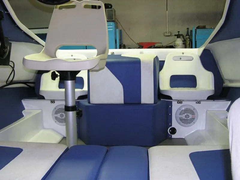 Пластиковая лодка RiverJet HT (РиверДжет ХардТоп), фото: 4