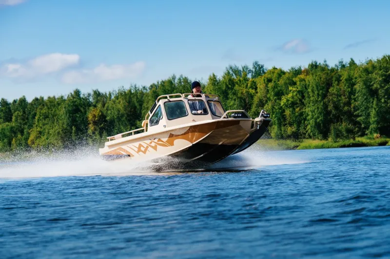 Каютный катер Борус-450 jet pro, фото: 2