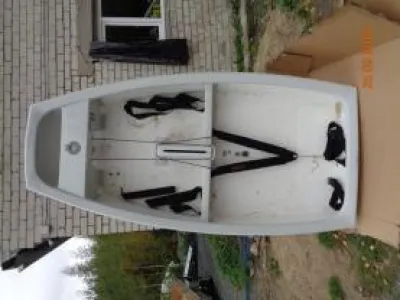 Лодка Швертбот тренировочный Оптимист