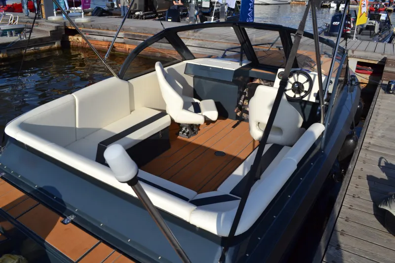 Пластиковая лодка Vivat 640 СВ, фото: 23