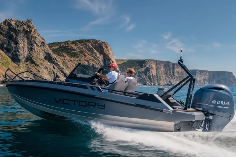 Каютный катер Victory A6 Open, фото: 2