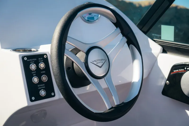 Пластиковая лодка Victory 470, фото: 12