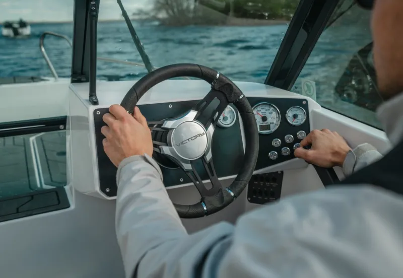 Пластиковая лодка Victory 470, фото: 3