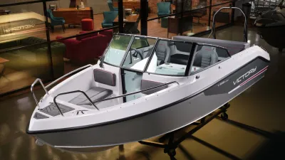 Лодка Victory 515