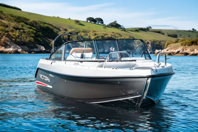 Каютный катер Victory 515, фото: 2