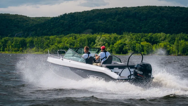 Пластиковая лодка Victory 570 Open, фото: 23