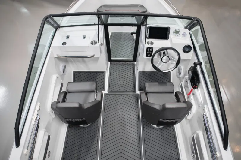 Пластиковая лодка Victory 570 Open, фото: 3