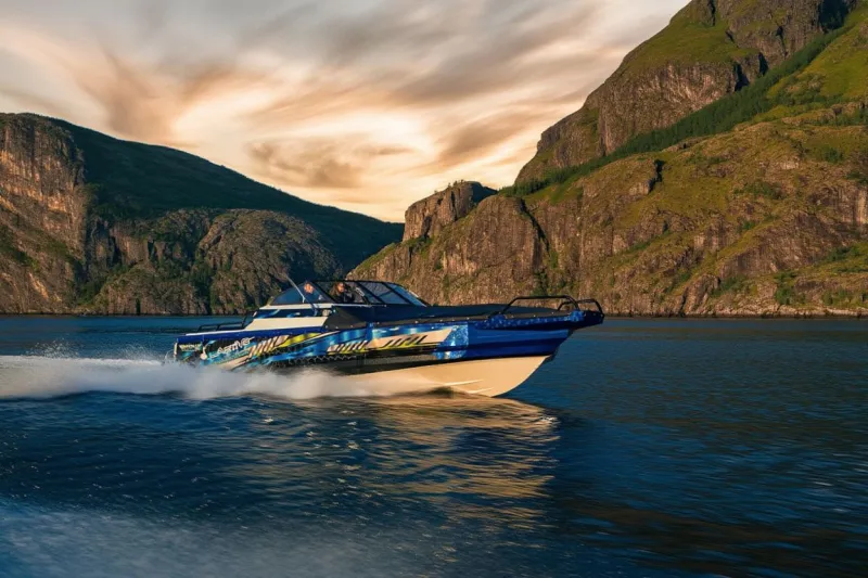 Каютный катер Active DC, фото: 2