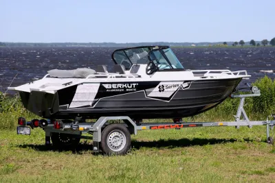 Лодка BERKUT S-DC