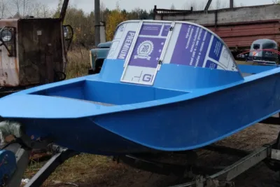 Лодка Ресурс 440ДС