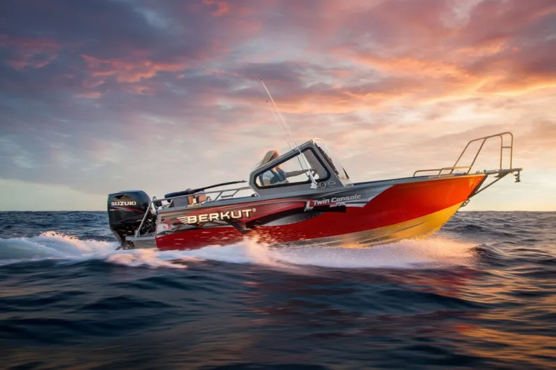 Каютный катер BERKUT L-DC, фото: 2