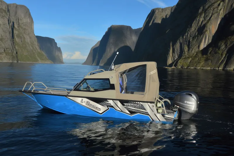 Каютный катер Беркут L-HT Open, фото: 2