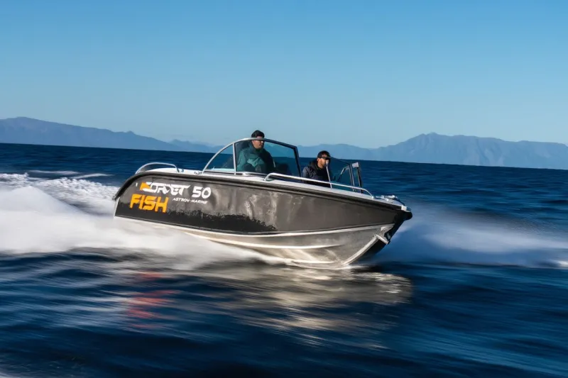 Каютный катер Корвет 500 FISH, фото: 2