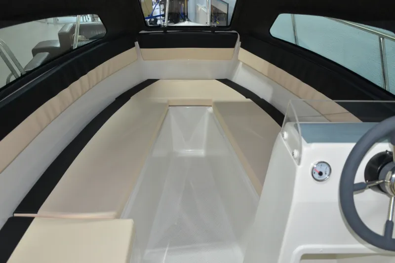 Пластиковая лодка Корвет 500 HT, фото: 7