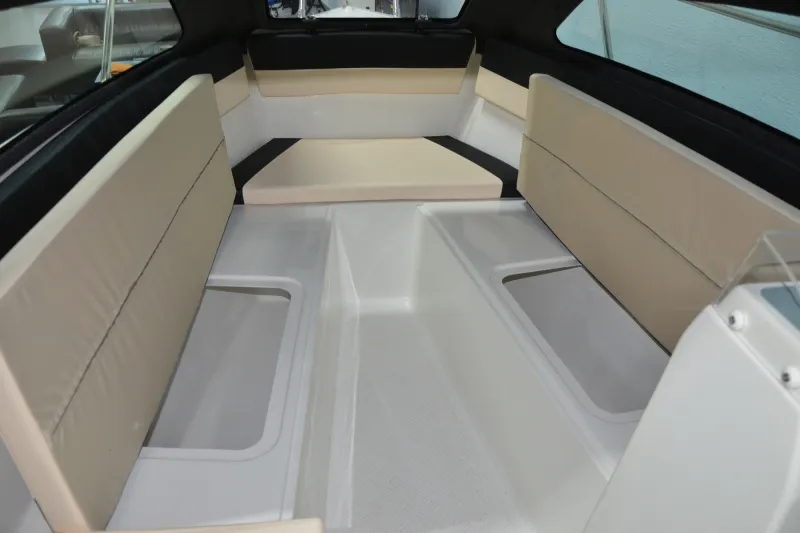 Пластиковая лодка Корвет 500 HT, фото: 8