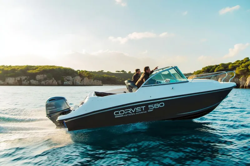 Каютный катер Корвет 580, фото: 2