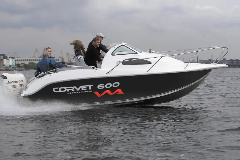 Пластиковая лодка Корвет 600 WA, фото: 1