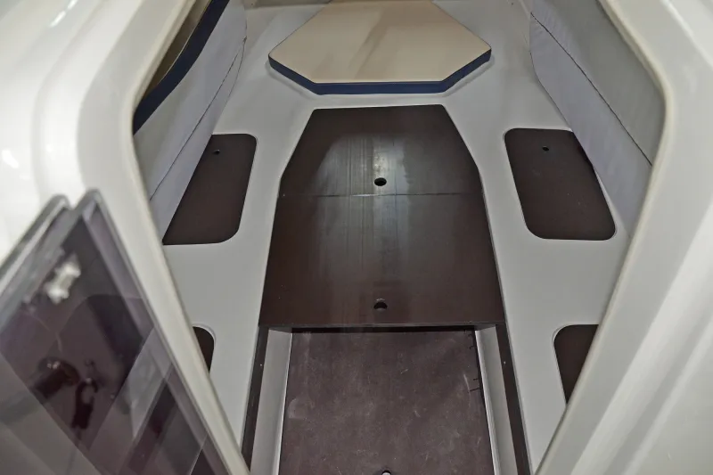 Пластиковая лодка Корвет 600 WA, фото: 11