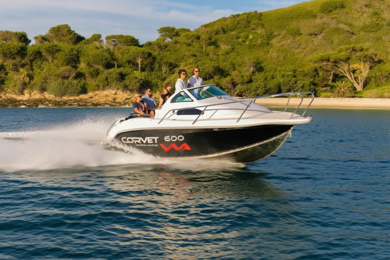 Каютный катер Корвет 600 WA, фото: 2