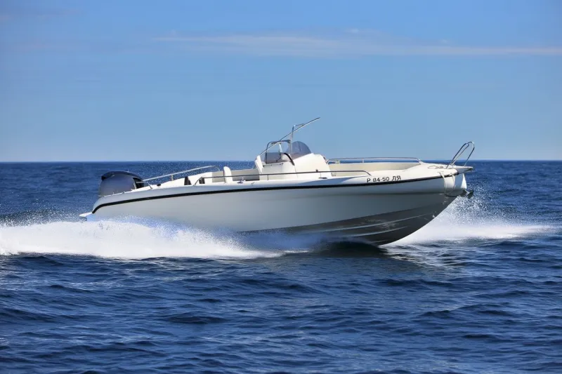 Каютный катер F-55, фото: 2