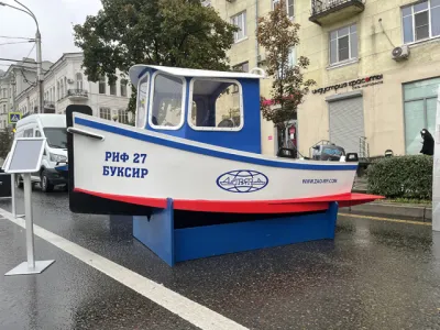 Лодка РИФ 27 БУКСИР