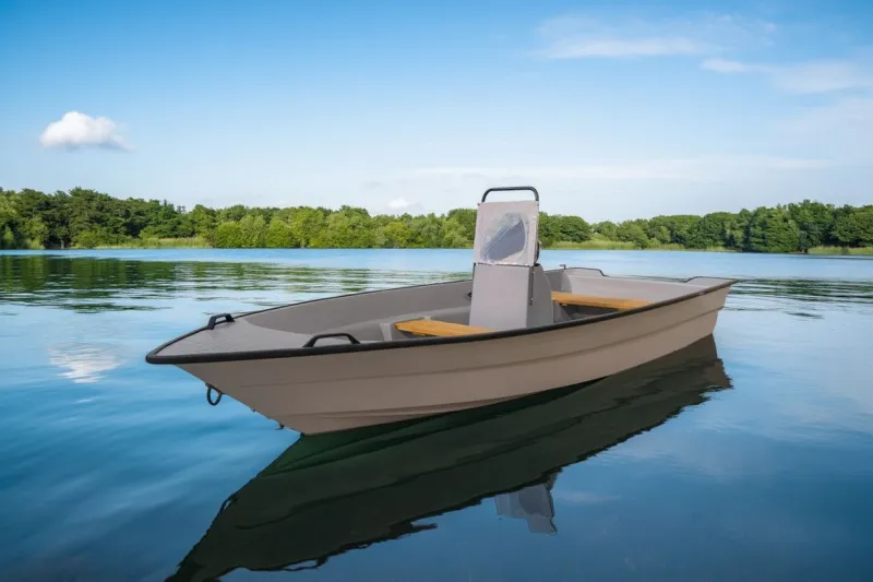 Каютный катер Lokki СЛК-410 эконом, фото: 2