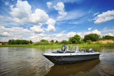 Лодка Enigma 460 FB