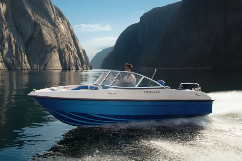 Каютный катер Enigma 460 BR, фото: 2