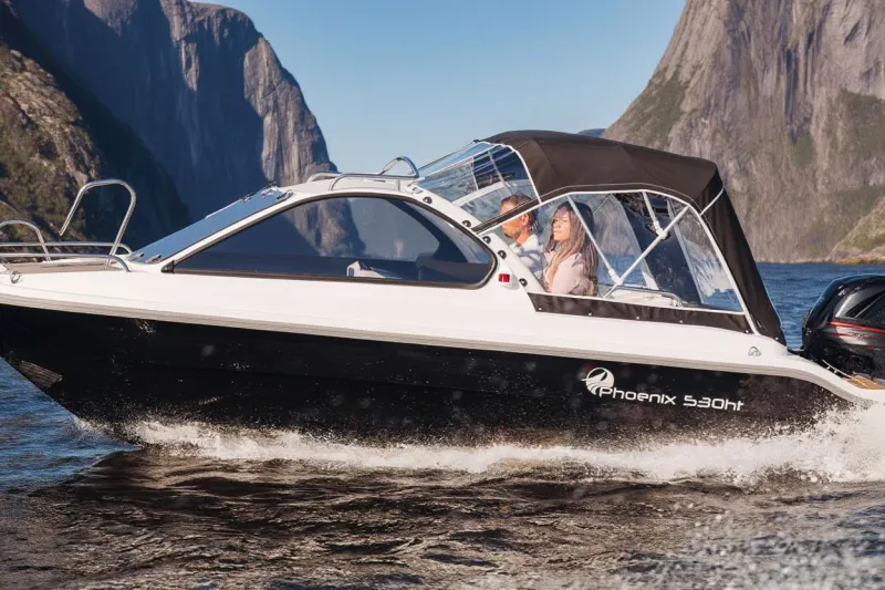 Каютный катер Phoenix 530HT, фото: 2