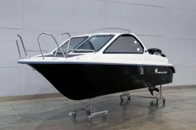 Лодка Phoenix 530HT
