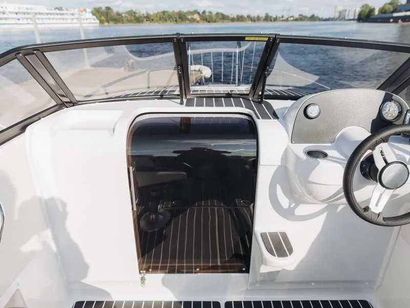 Phoenix 560, фото: 34