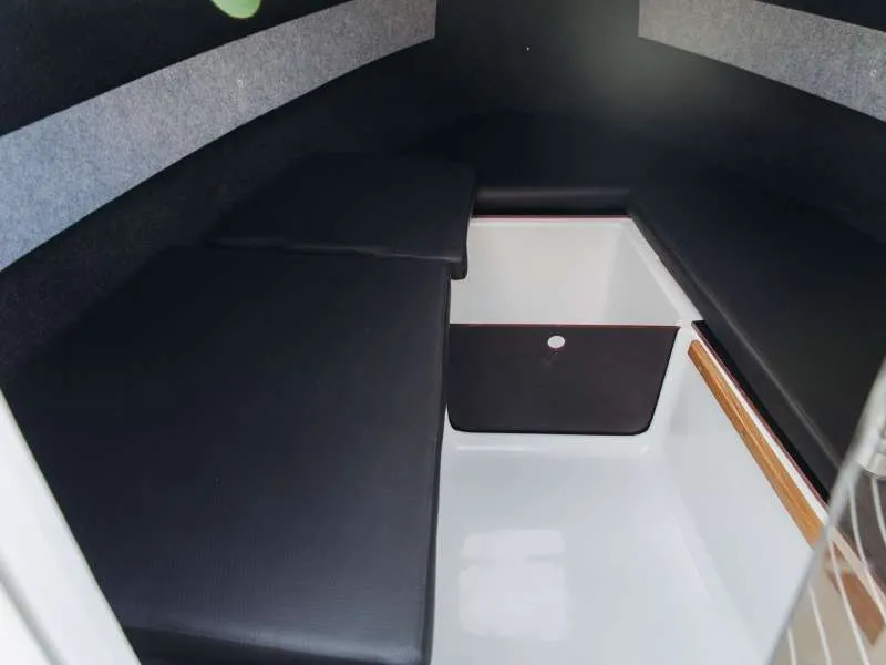 Phoenix 560, фото: 8