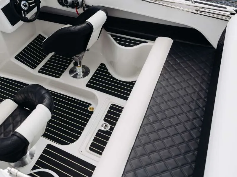 Пластиковая лодка Phoenix 600HT, фото: 18