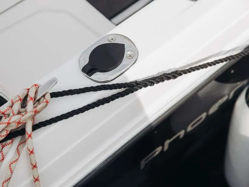 Пластиковая лодка Phoenix 700 Cabin, фото: 25