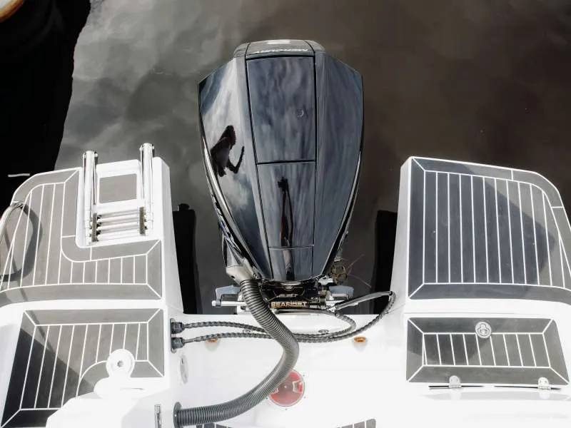 Пластиковая лодка Phoenix 700 Cabin, фото: 34