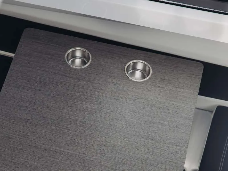 Пластиковая лодка Phoenix 700 Cabin, фото: 6