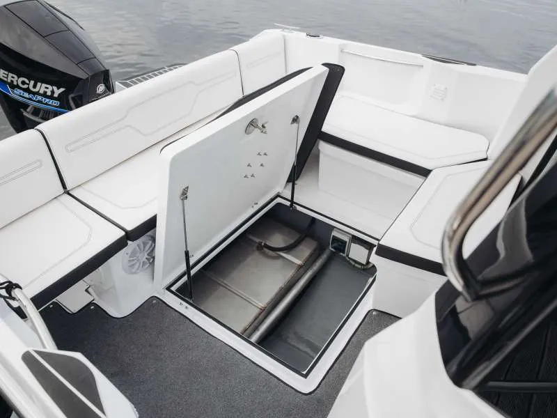 Пластиковая лодка Phoenix 700 Cabin, фото: 14