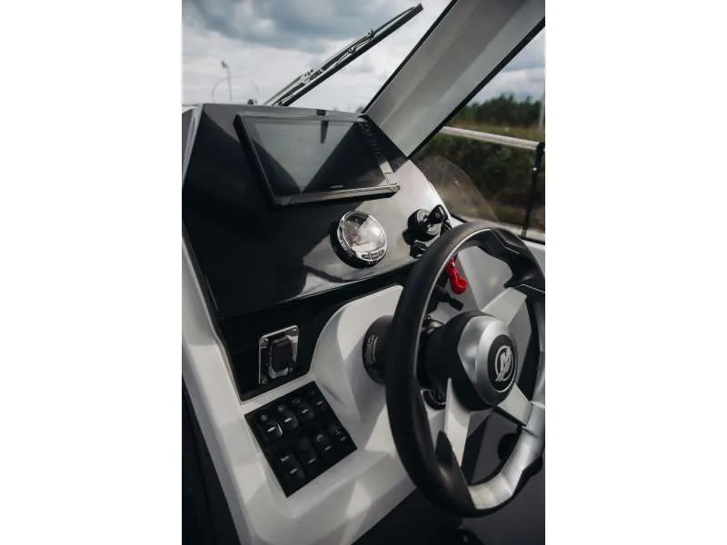 Пластиковая лодка Phoenix 700 Cabin, фото: 15