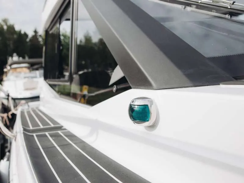 Пластиковая лодка Phoenix 700 Cabin, фото: 16