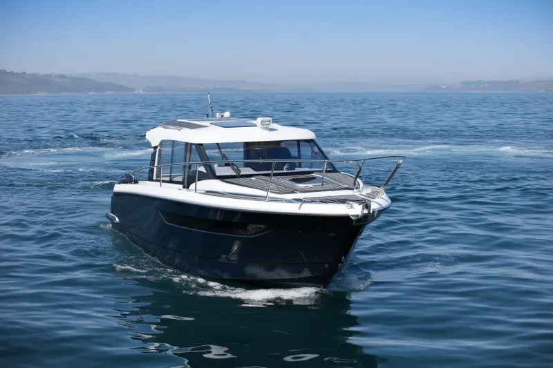 Каютный катер Phoenix 700 Cabin, фото: 4