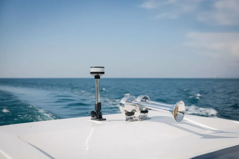 Каютный катер Phoenix 700 Cabin, фото: 3