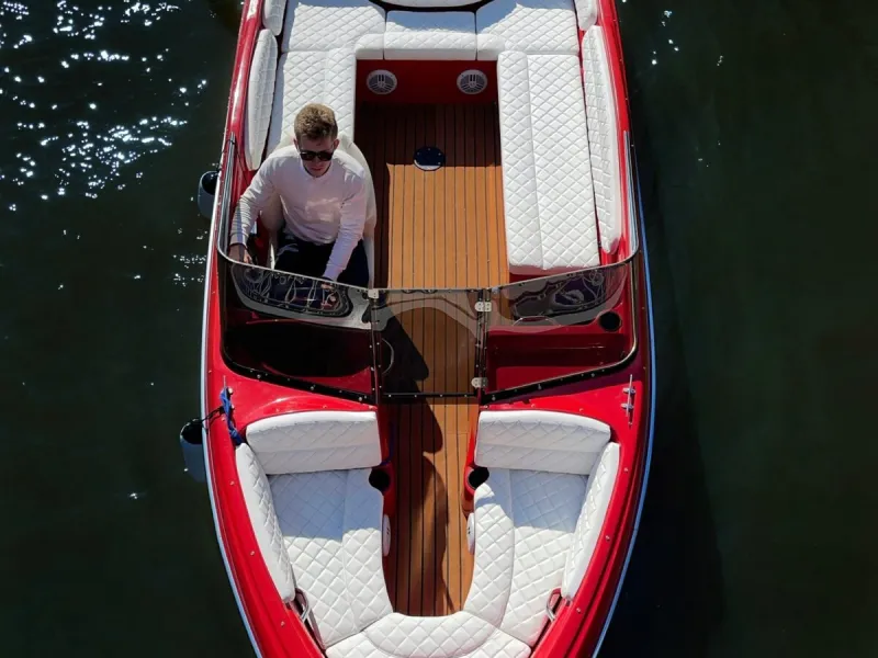 Моторная лодка Касатка VT 530 bowrider, фото: 5