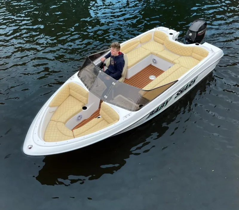 Моторная лодка Касатка VT 530 bowrider, фото: 12