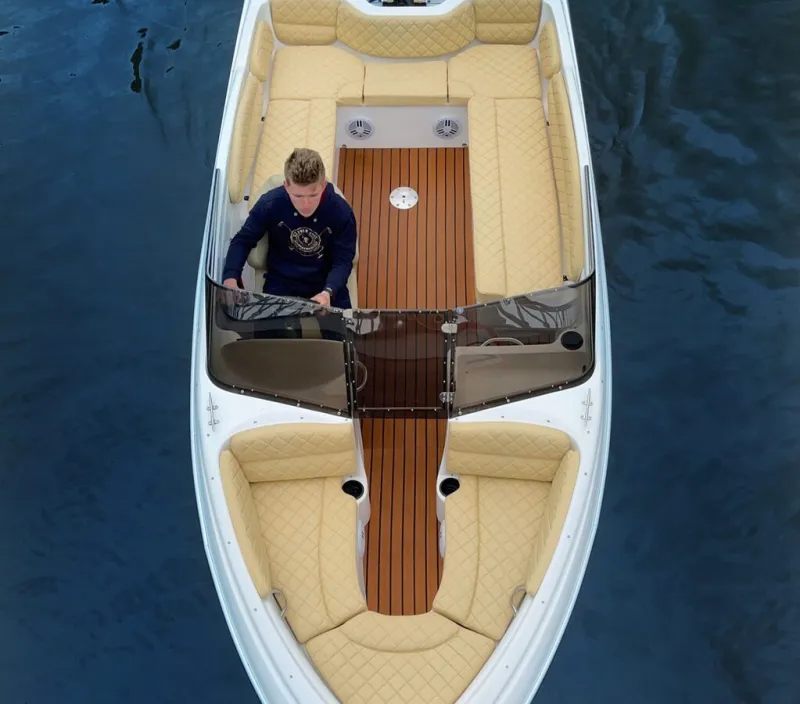 Моторная лодка Касатка VT 530 bowrider, фото: 14