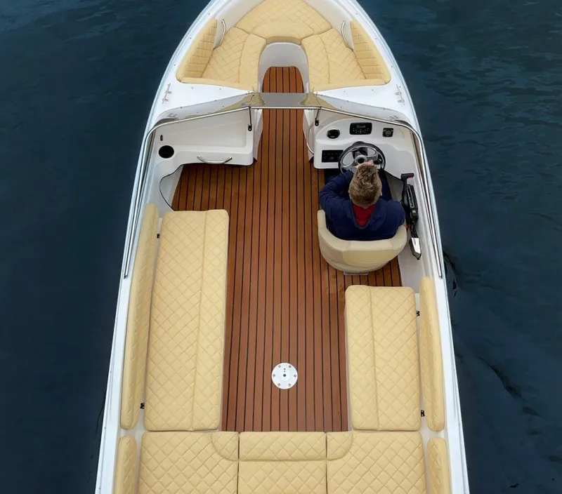 Моторная лодка Касатка VT 530 bowrider, фото: 15