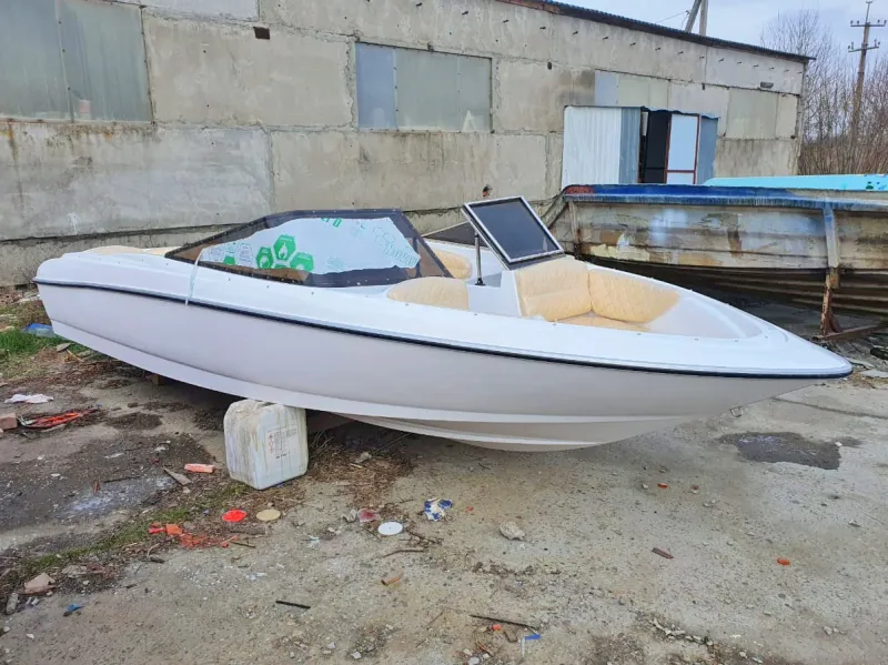 Моторная лодка Касатка VT 530 bowrider, фото: 61