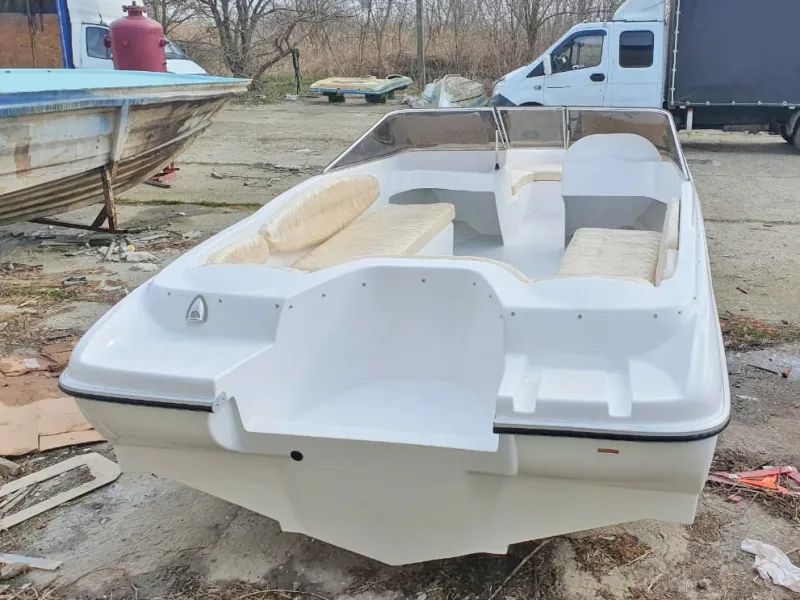 Моторная лодка Касатка VT 530 bowrider, фото: 69