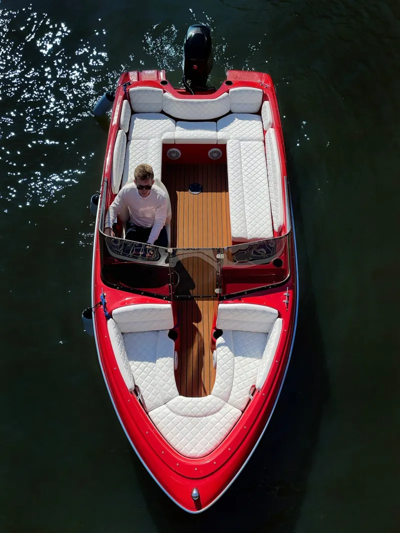 Моторная лодка Касатка VT 530 bowrider, фото: 94