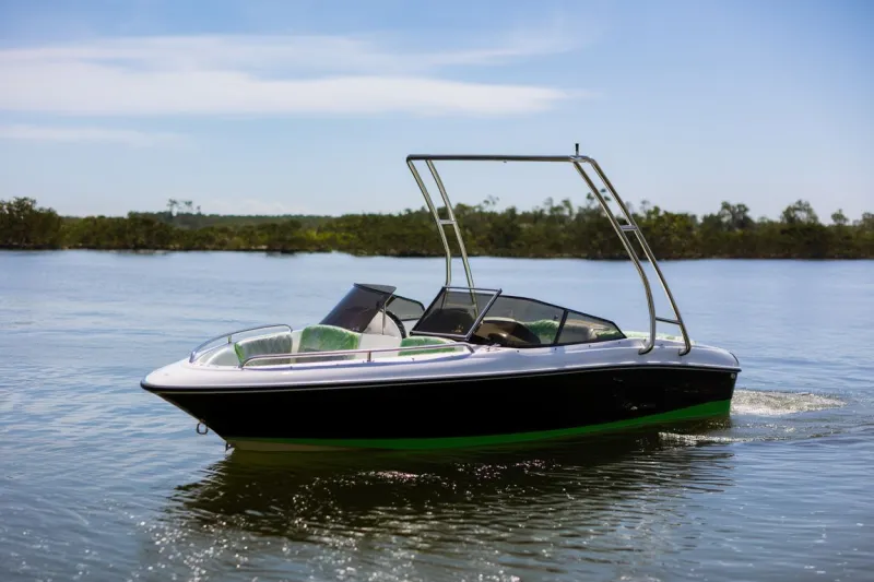 Пластиковая лодка Касатка VT 530 bowrider, фото: 24