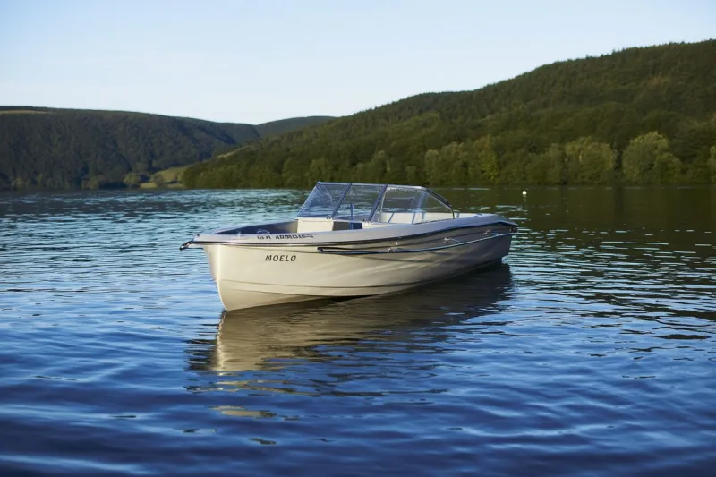 Пластиковая лодка Тунец 580, фото: 2